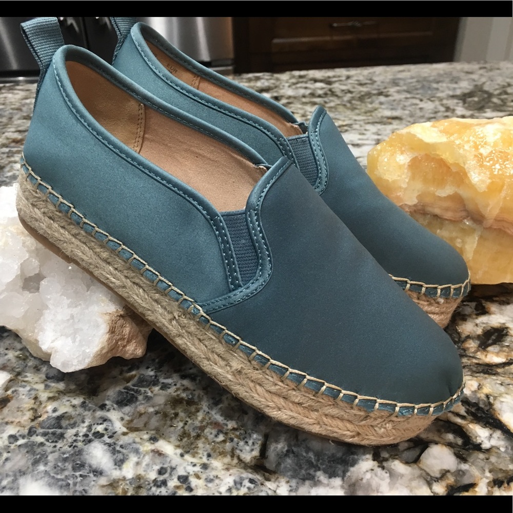Sam Edelman  Slip-On Espadrille size 6